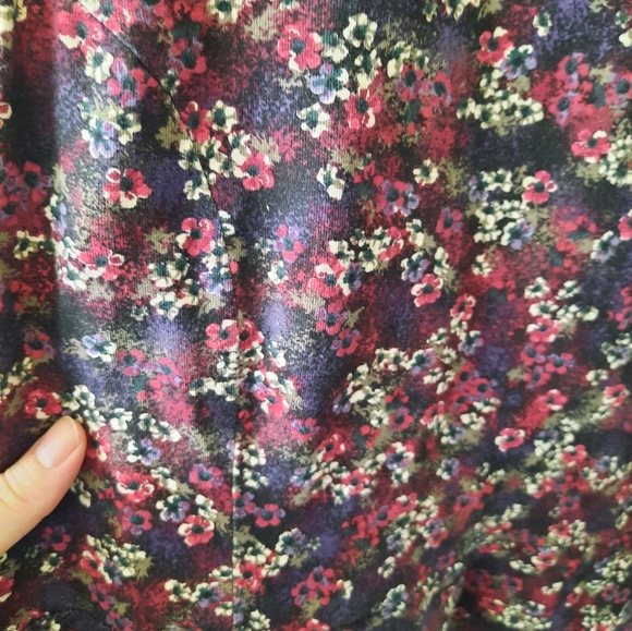 G21 Size L Floral Peplum Sleeveless Shirt - Picture 5 of 9